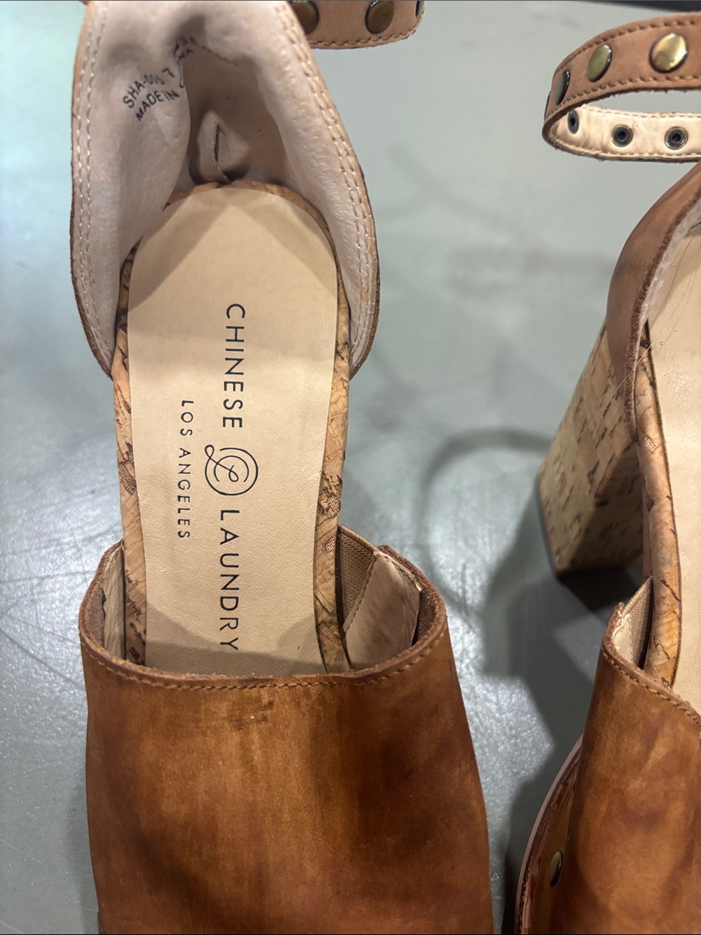 Chinese Laundry Women's Tan Suede Block Heel Sandal